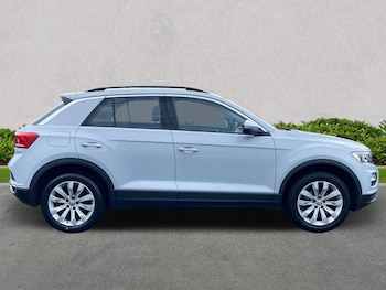 Used Volkswagen T-Roc 2020 for sale - 75550401: Photo