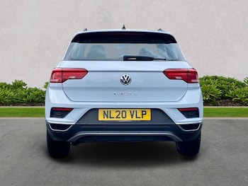 Used Volkswagen T-Roc 2020 for sale - 75550401: Photo
