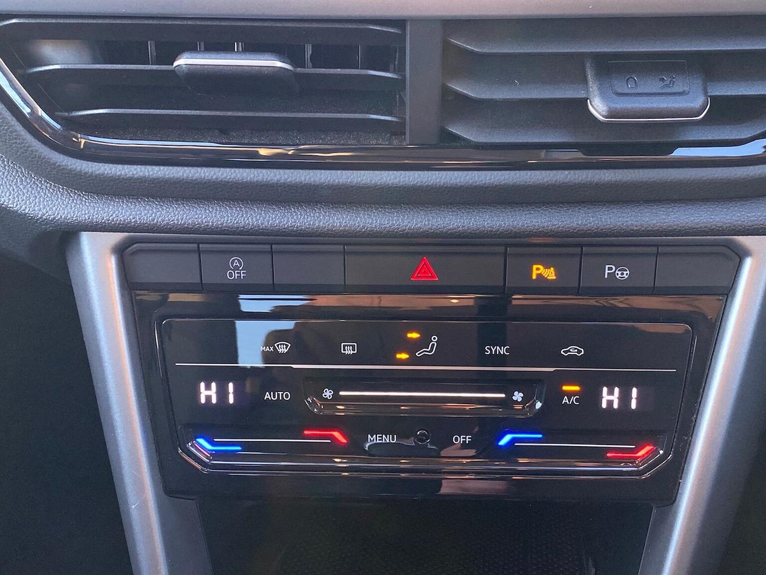 Used Volkswagen T-Roc 2024 for sale - 76785230: Photo 12