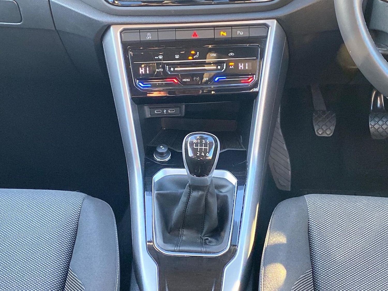 Used Volkswagen T-Roc 2024 for sale - 76785230: Photo 13