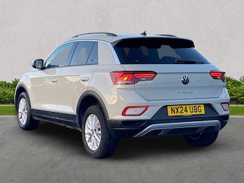 Used Volkswagen T-Roc 2024 for sale - 76785230: Photo