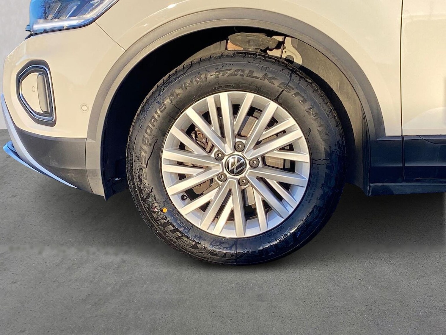 Used Volkswagen T-Roc 2024 for sale - 76785230: Photo 6