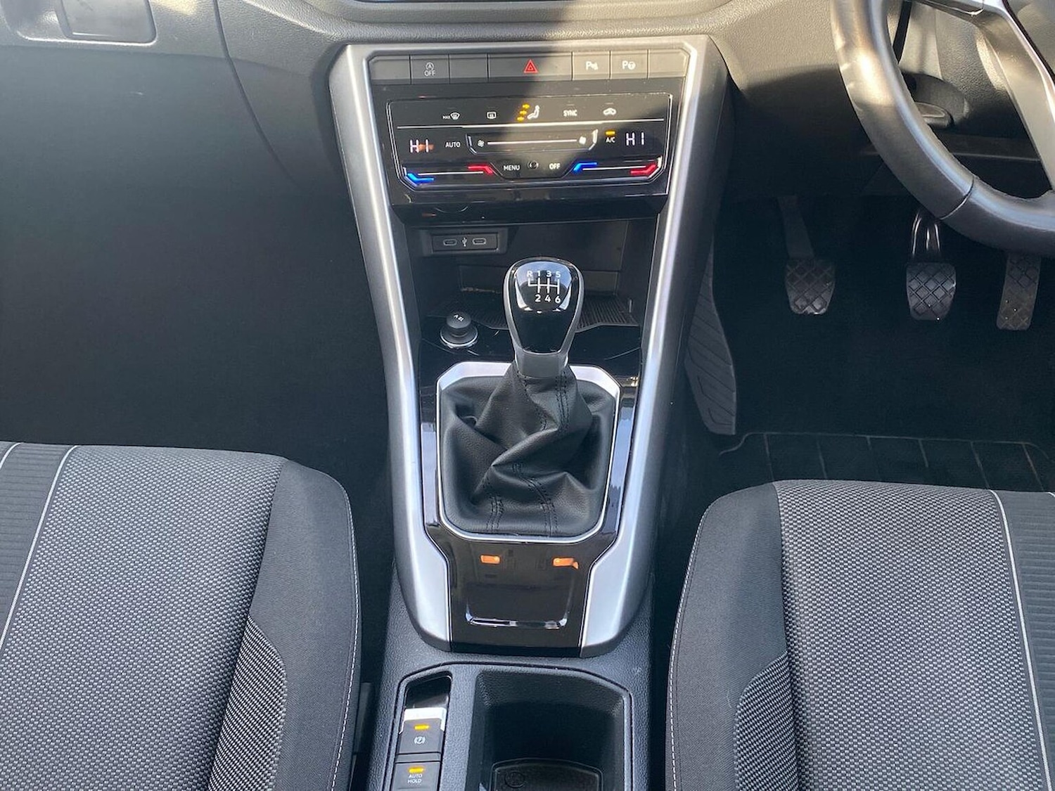 Used Volkswagen T-Roc 2023 for sale - 76681776: Photo 13