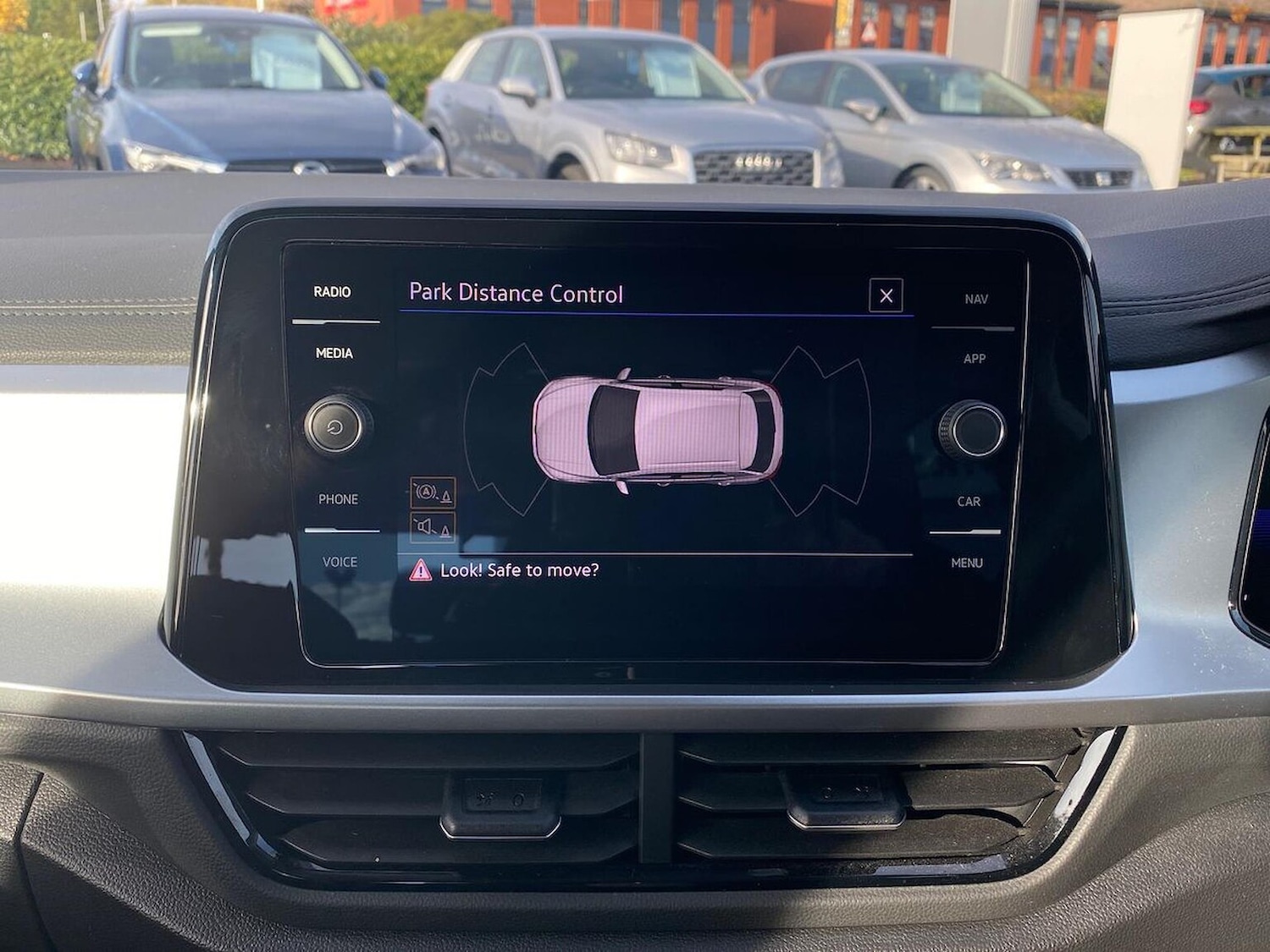 Used Volkswagen T-Roc 2023 for sale - 76681776: Photo 23