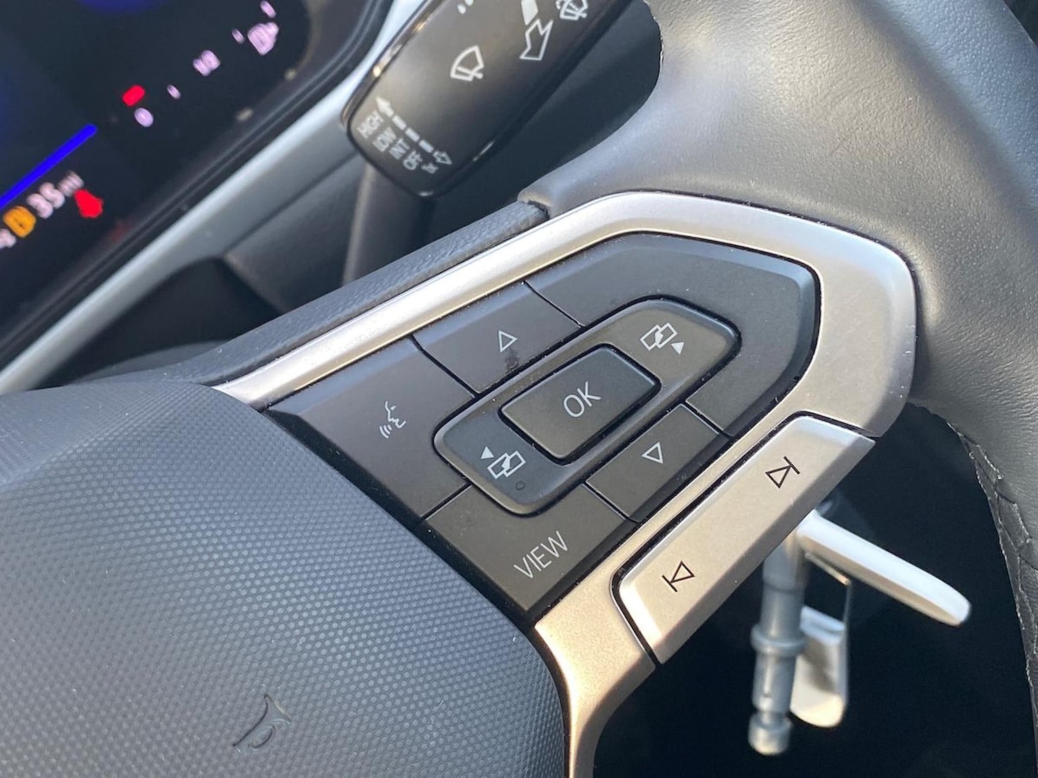 Used Volkswagen T-Roc 2023 for sale - 76681776: Photo 24