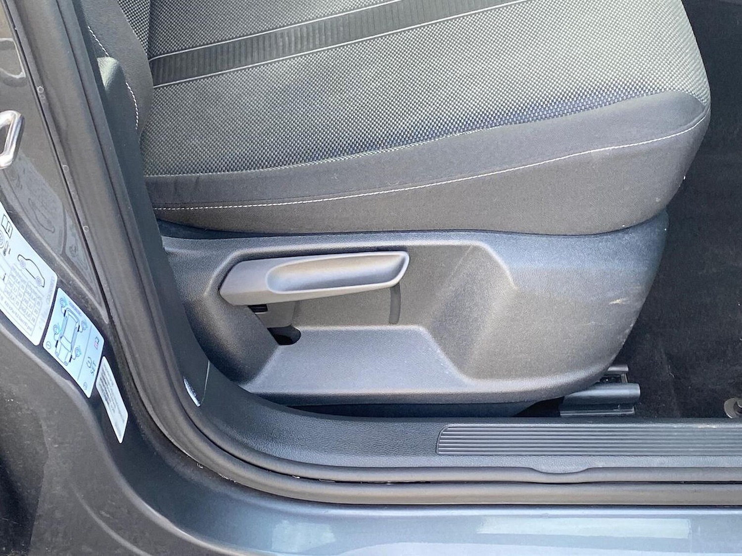 Used Volkswagen T-Roc 2023 for sale - 76681776: Photo 28