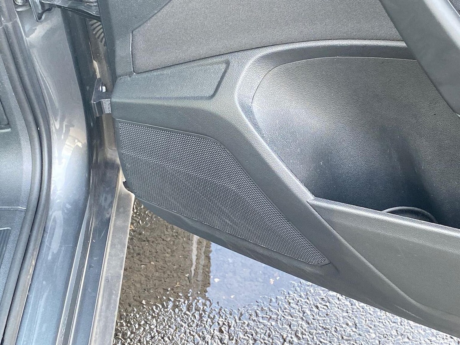 Used Volkswagen T-Roc 2023 for sale - 76681776: Photo 29