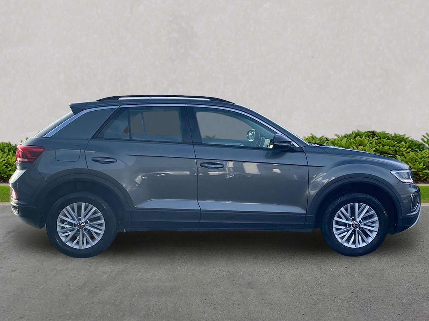 Used Volkswagen T-Roc 2023 for sale - 76681776: Photo 3