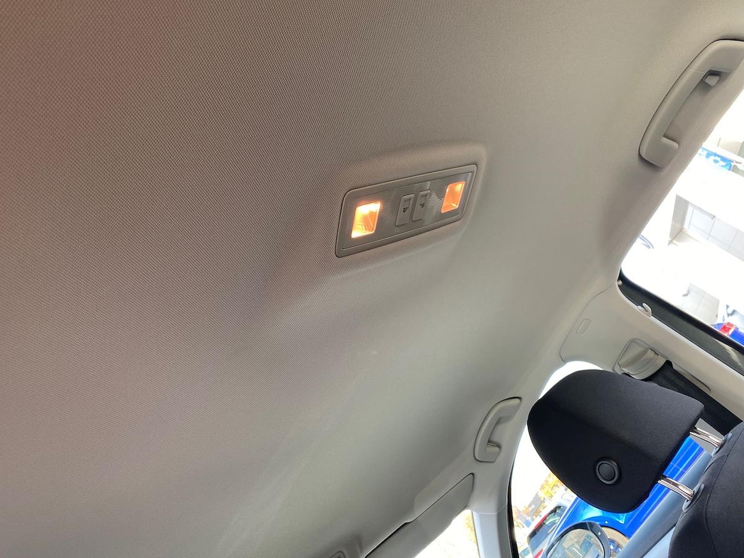 Used Volkswagen T-Roc 2023 for sale - 76681776: Photo 30