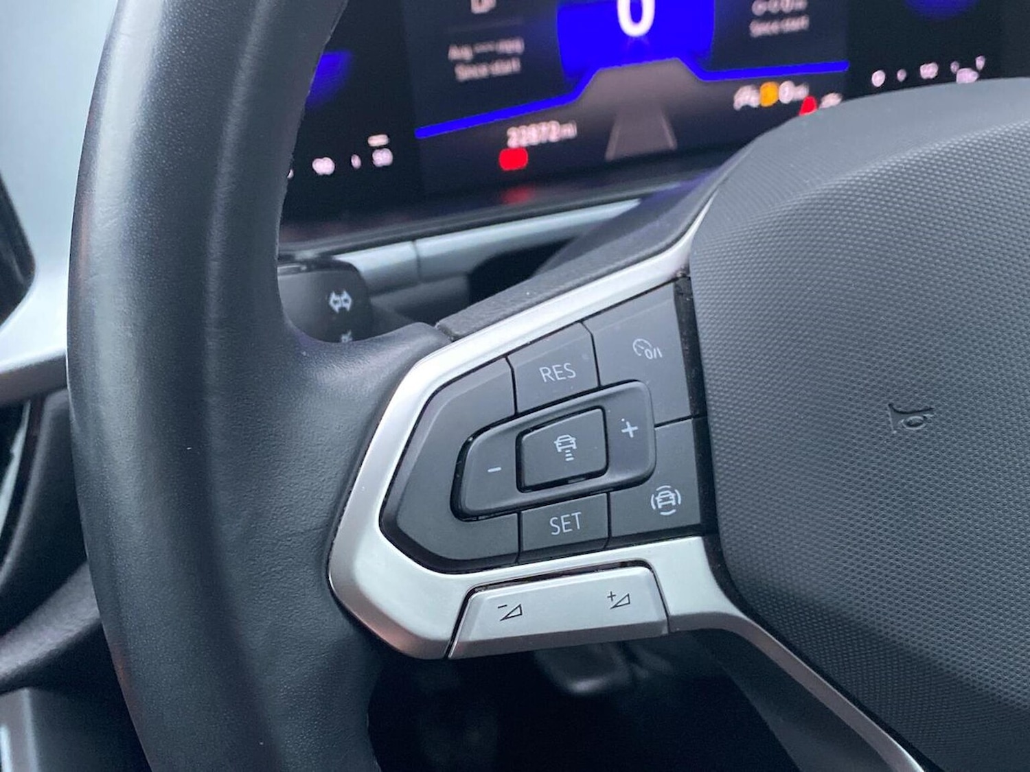 Used Volkswagen T-Roc 2022 for sale - 77896218: Photo 25