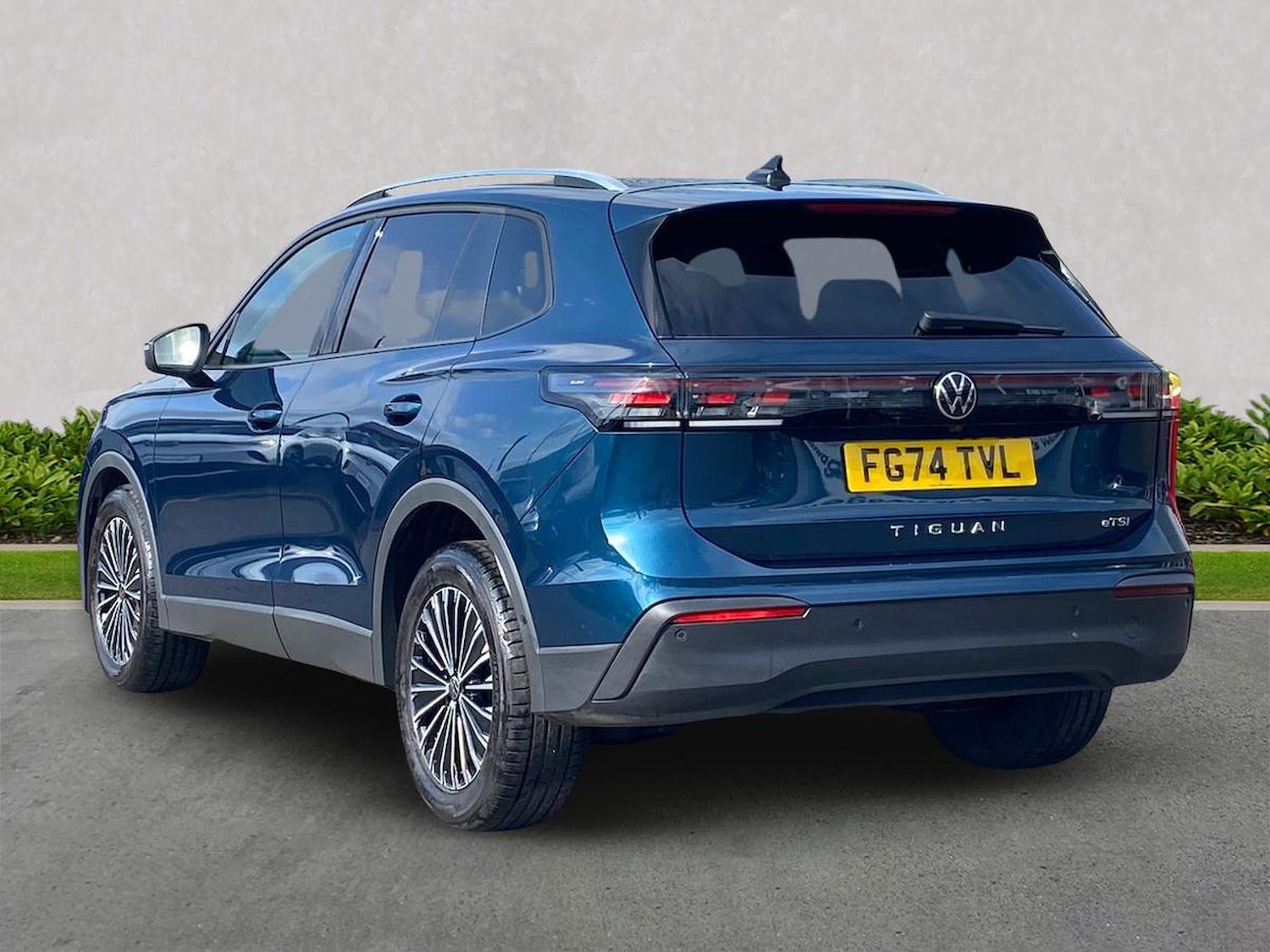 Used Volkswagen Tiguan 2024 for sale - 78195127: Photo 2