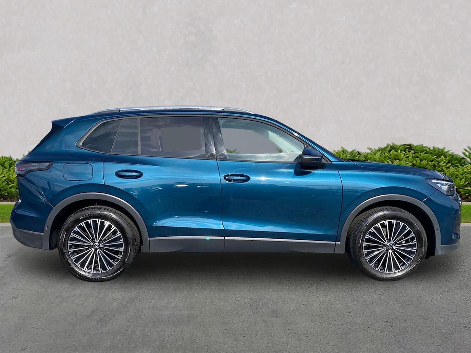 Used Volkswagen Tiguan 2024 for sale - 78195127: Photo 3