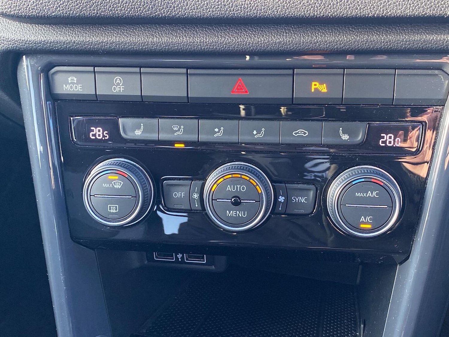 Used Volkswagen T-Roc 2019 for sale - 76821698: Photo 12