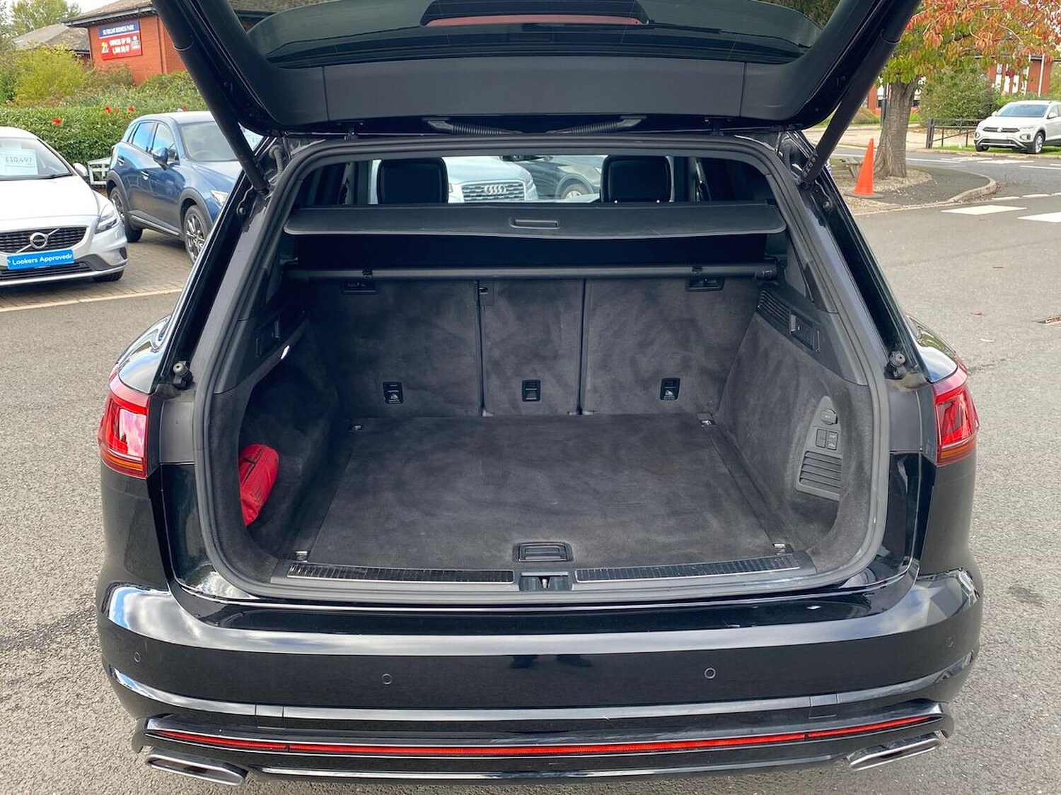 Used Volkswagen Touareg 2023 for sale - 76187050: Photo 17