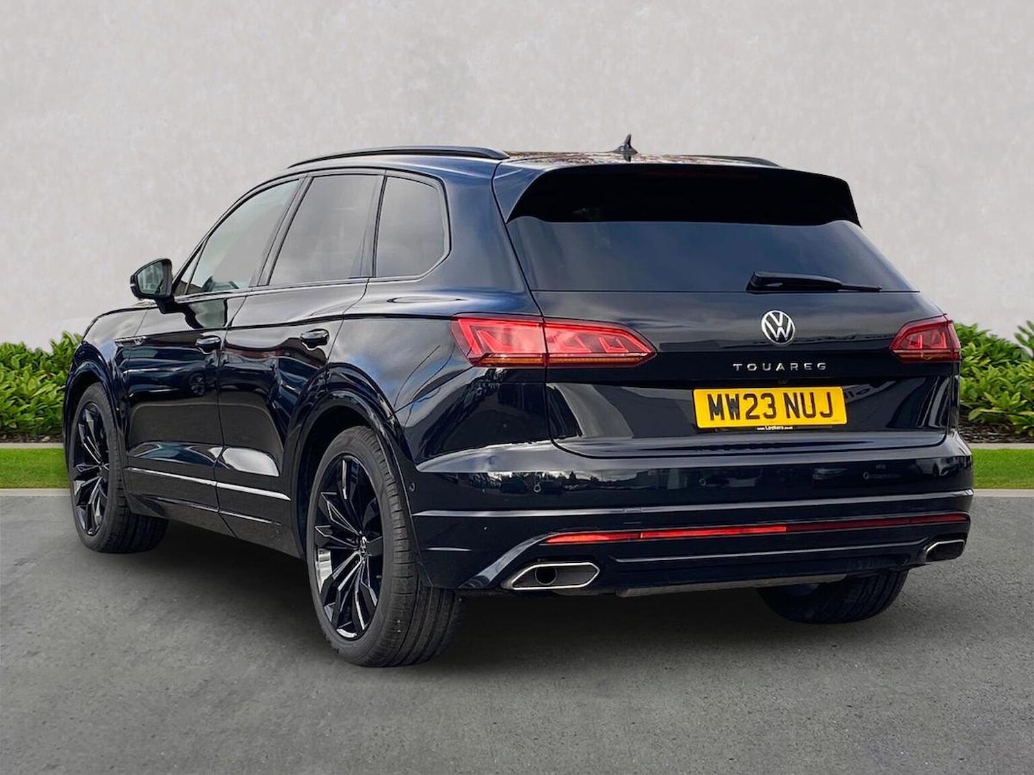 Used Volkswagen Touareg 2023 for sale - 76187050: Photo 2