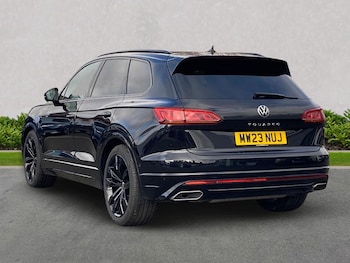 Used Volkswagen Touareg 2023 for sale - 76187050: Photo 2