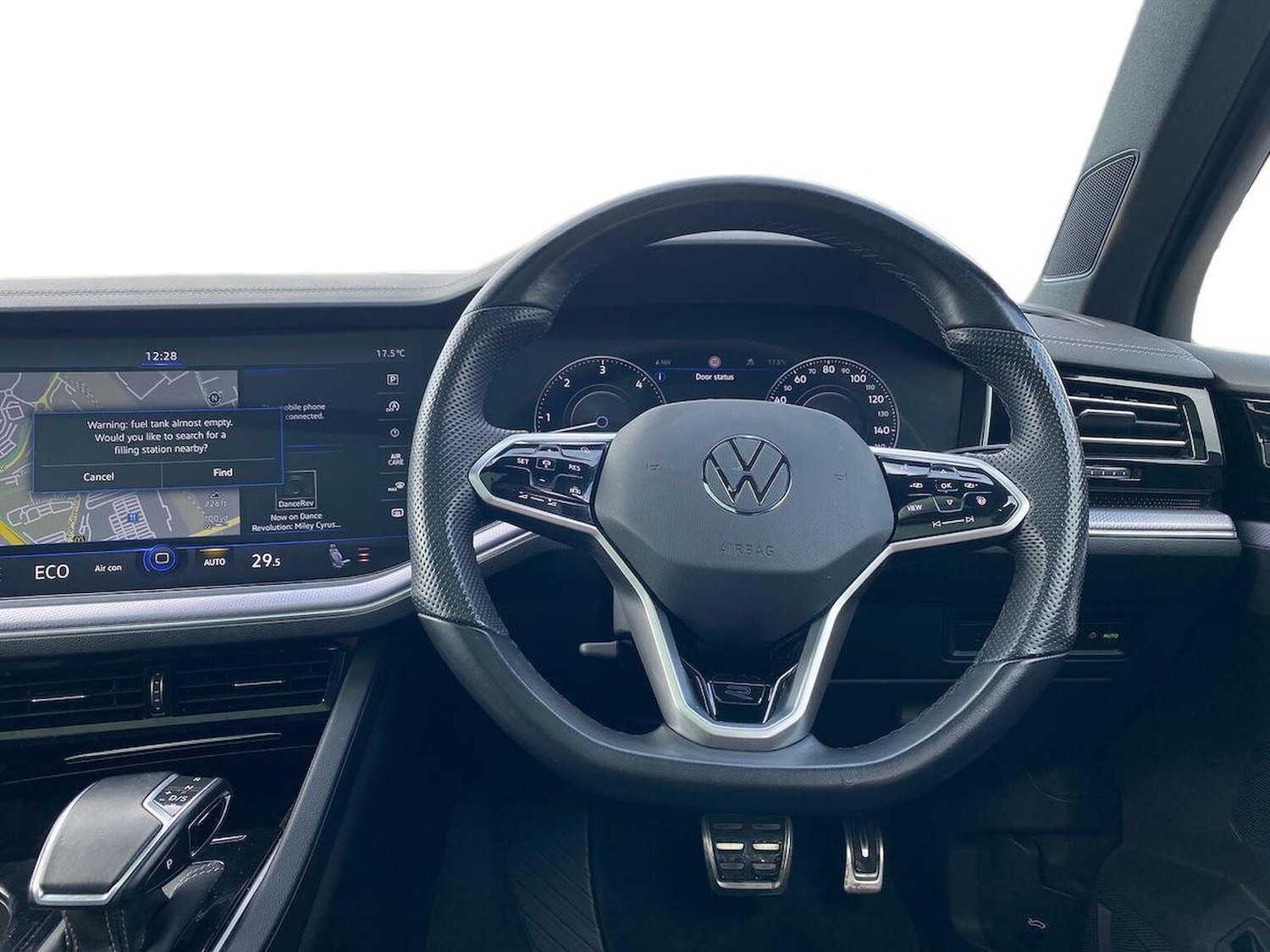 Used Volkswagen Touareg 2023 for sale - 76187050: Photo 9
