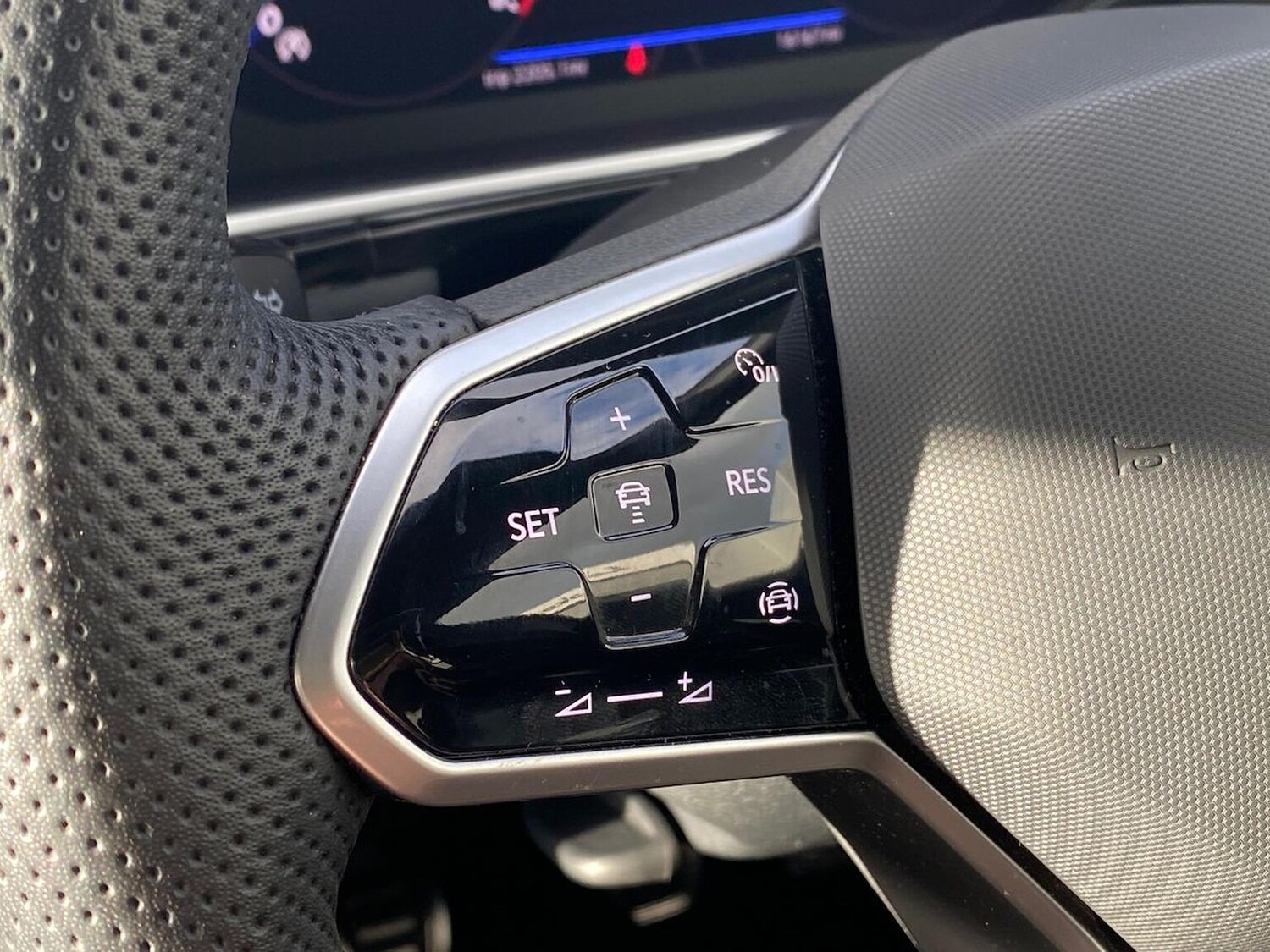 Used Volkswagen T-Roc 2023 for sale - 76439764: Photo 26