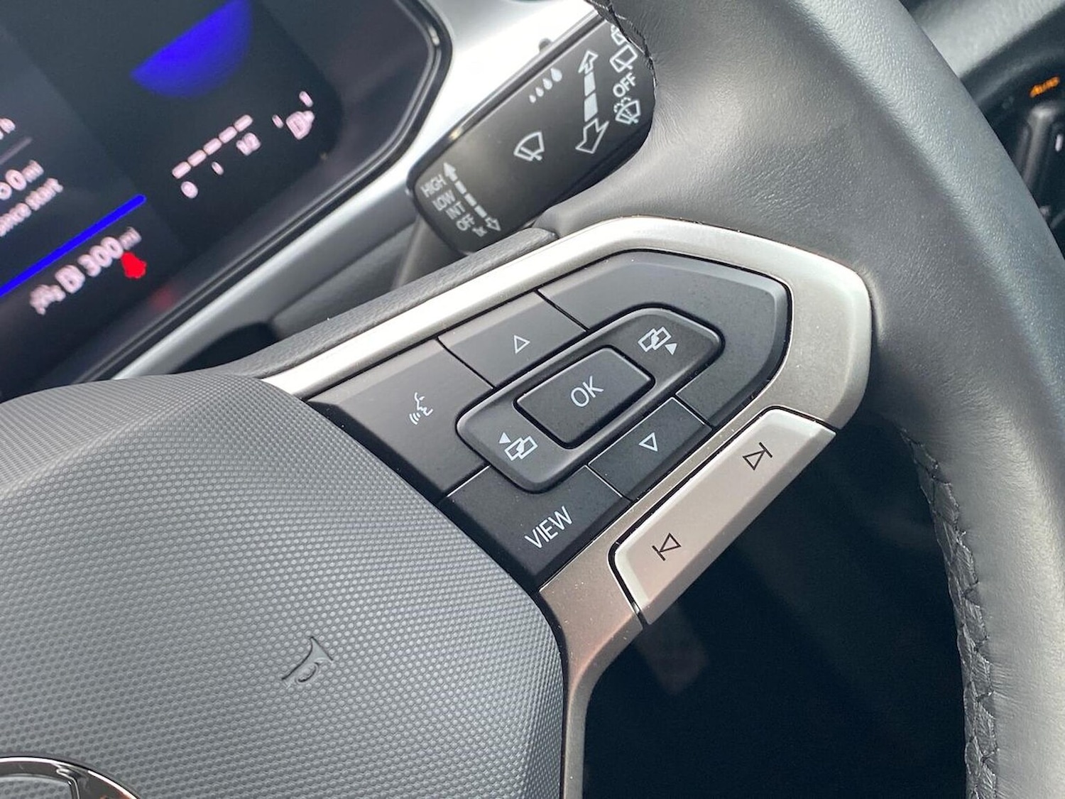 Used Volkswagen T-Roc 2024 for sale - 76471041: Photo 24