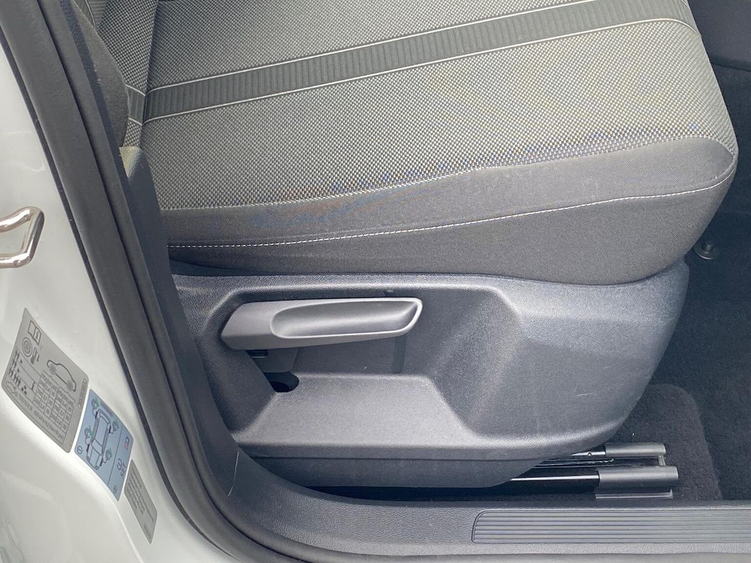 Used Volkswagen T-Roc 2024 for sale - 76471041: Photo 28