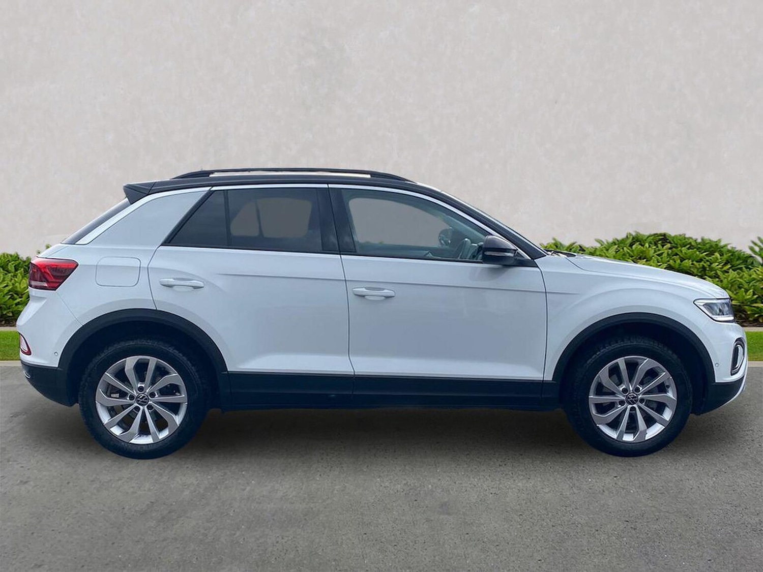 Used Volkswagen T-Roc 2024 for sale - 76471041: Photo 3