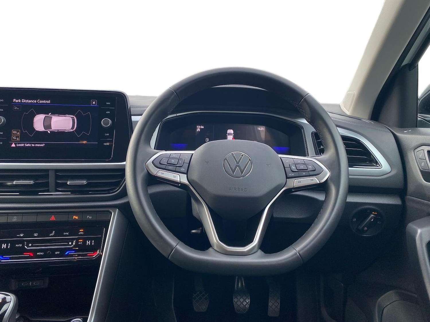 Used Volkswagen T-Roc 2024 for sale - 76471041: Photo 9