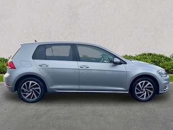 Used Volkswagen Golf 2019 for sale - 76464708: Photo