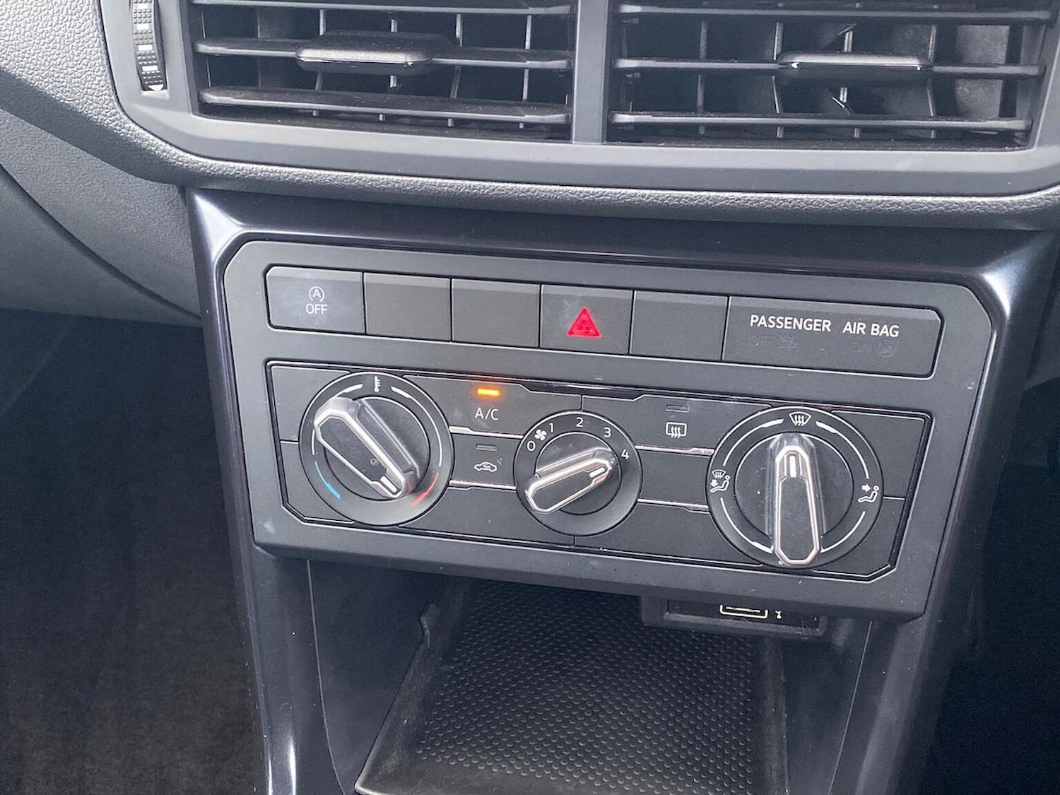 Used Volkswagen T-Cross 2019 for sale - 76682613: Photo 12