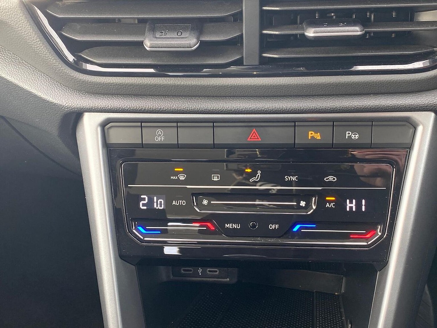 Used Volkswagen T-Roc 2022 for sale - 77488097: Photo 12