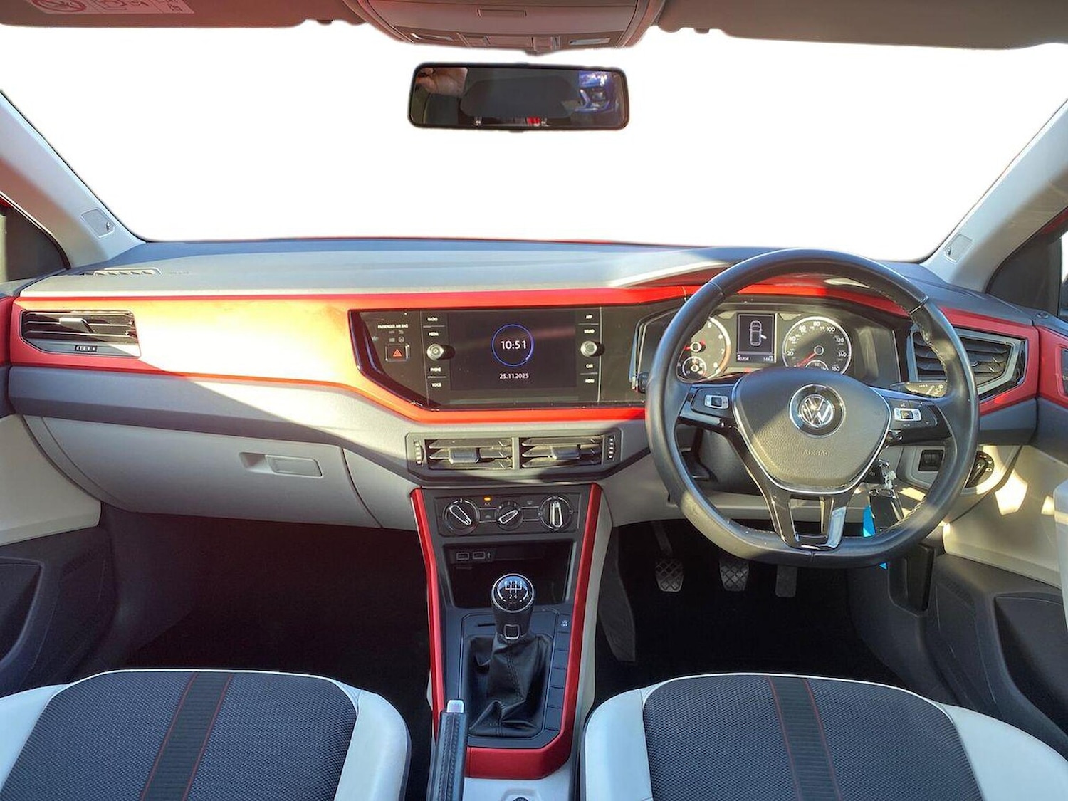 Used Volkswagen Polo 2018 for sale - 76699511: Photo 8