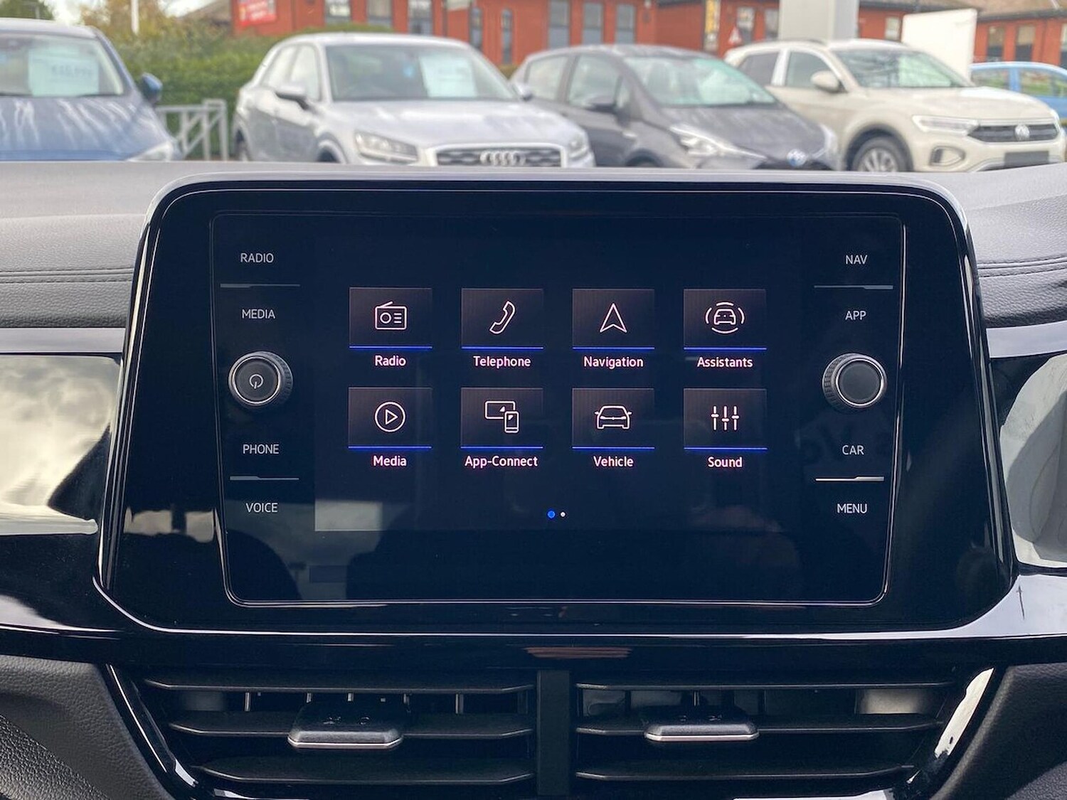 Used Volkswagen T-Roc 2025 for sale - 76571024: Photo 11