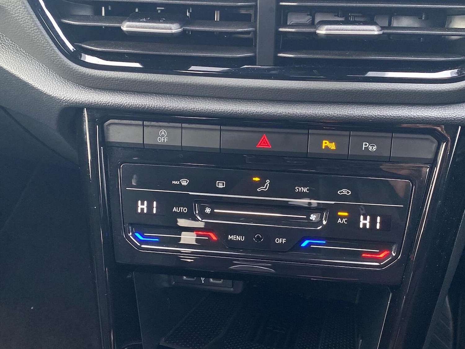 Used Volkswagen T-Roc 2025 for sale - 76571024: Photo 12