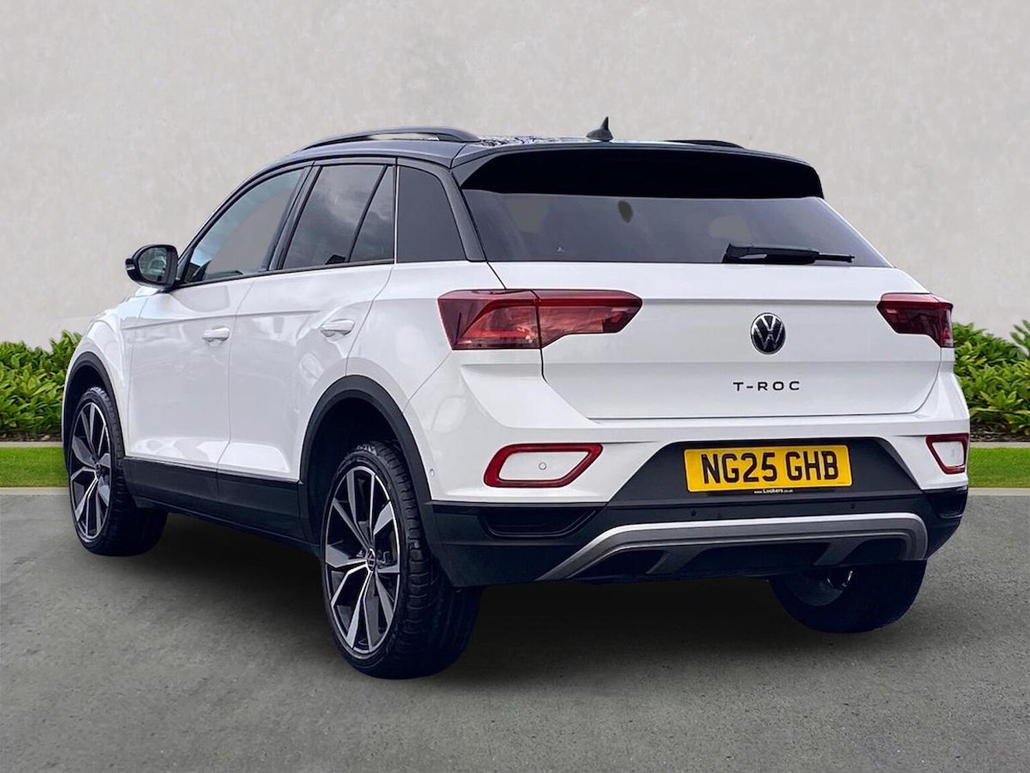 Used Volkswagen T-Roc 2025 for sale - 76571024: Photo 2