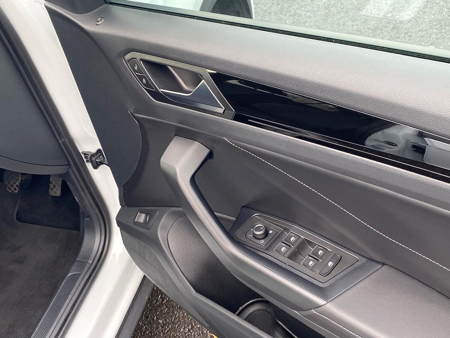 Used Volkswagen T-Roc 2025 for sale - 76571024: Photo 21