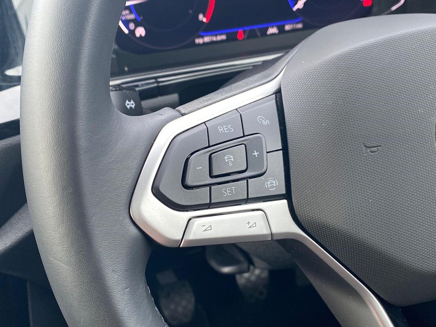 Used Volkswagen T-Roc 2025 for sale - 76571024: Photo 26