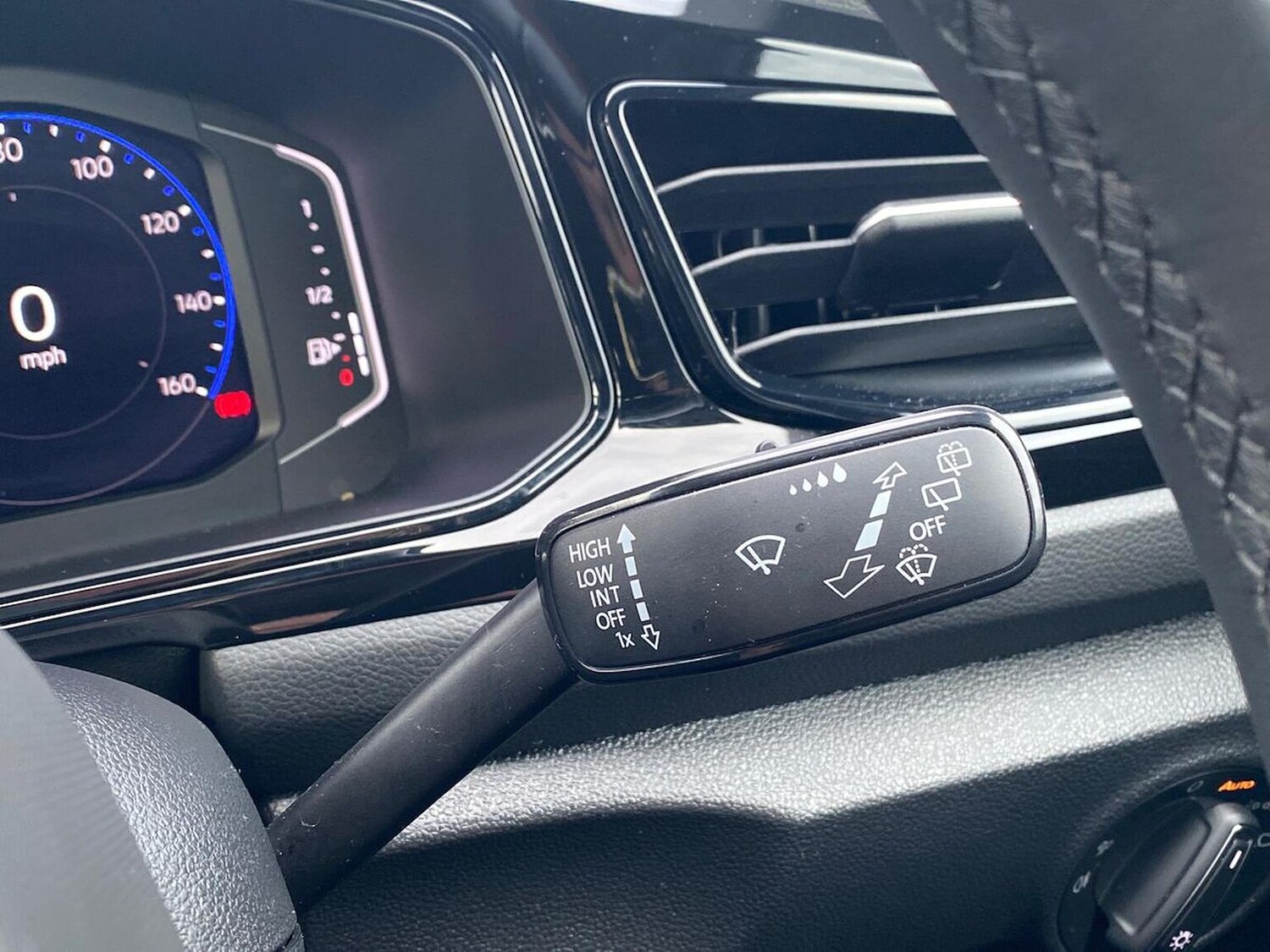 Used Volkswagen T-Roc 2025 for sale - 76571024: Photo 27