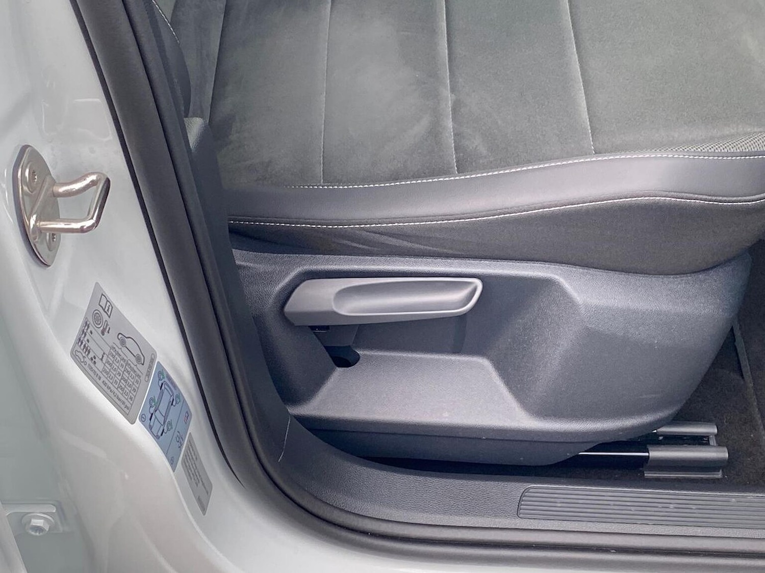 Used Volkswagen T-Roc 2025 for sale - 76571024: Photo 29