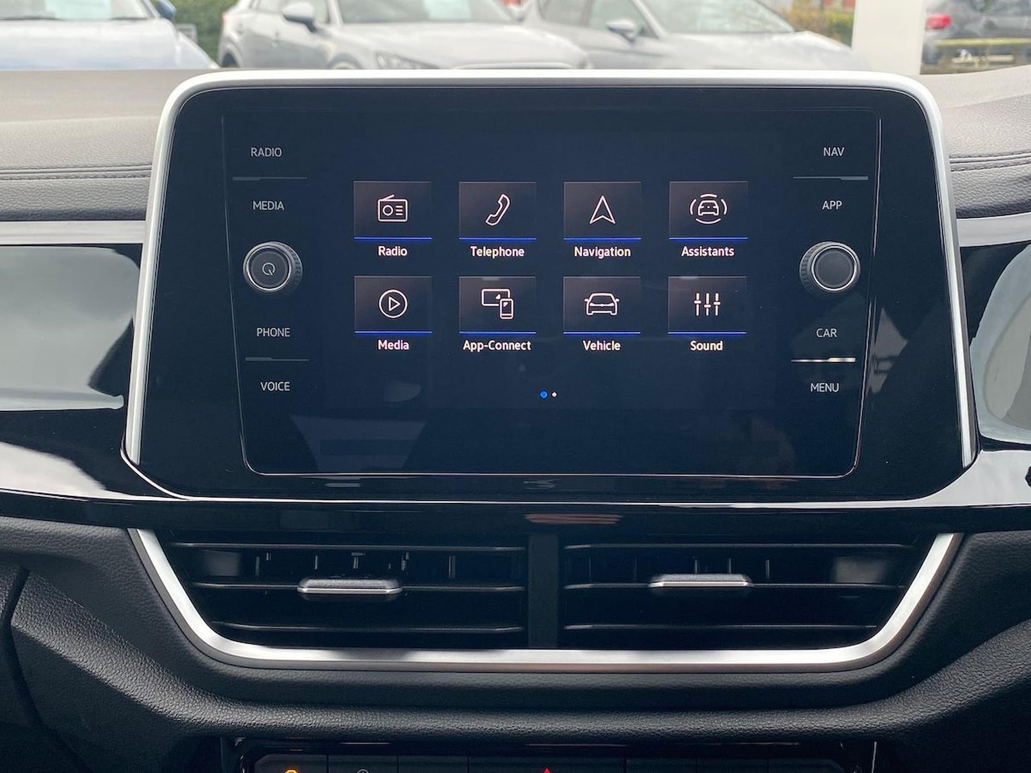 Used Volkswagen T-Roc 2025 for sale - 76492369: Photo 11