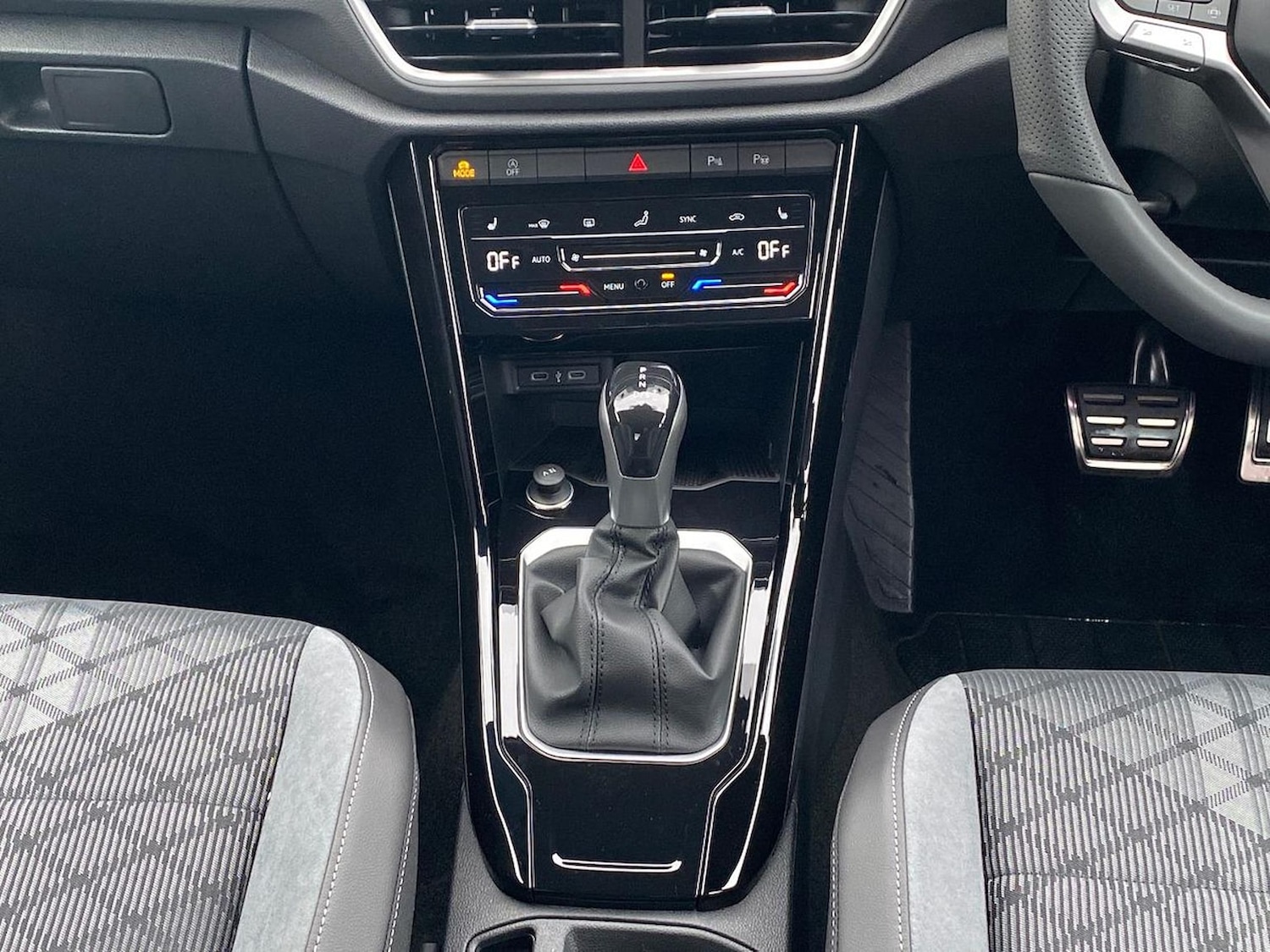 Used Volkswagen T-Roc 2025 for sale - 76492369: Photo 13