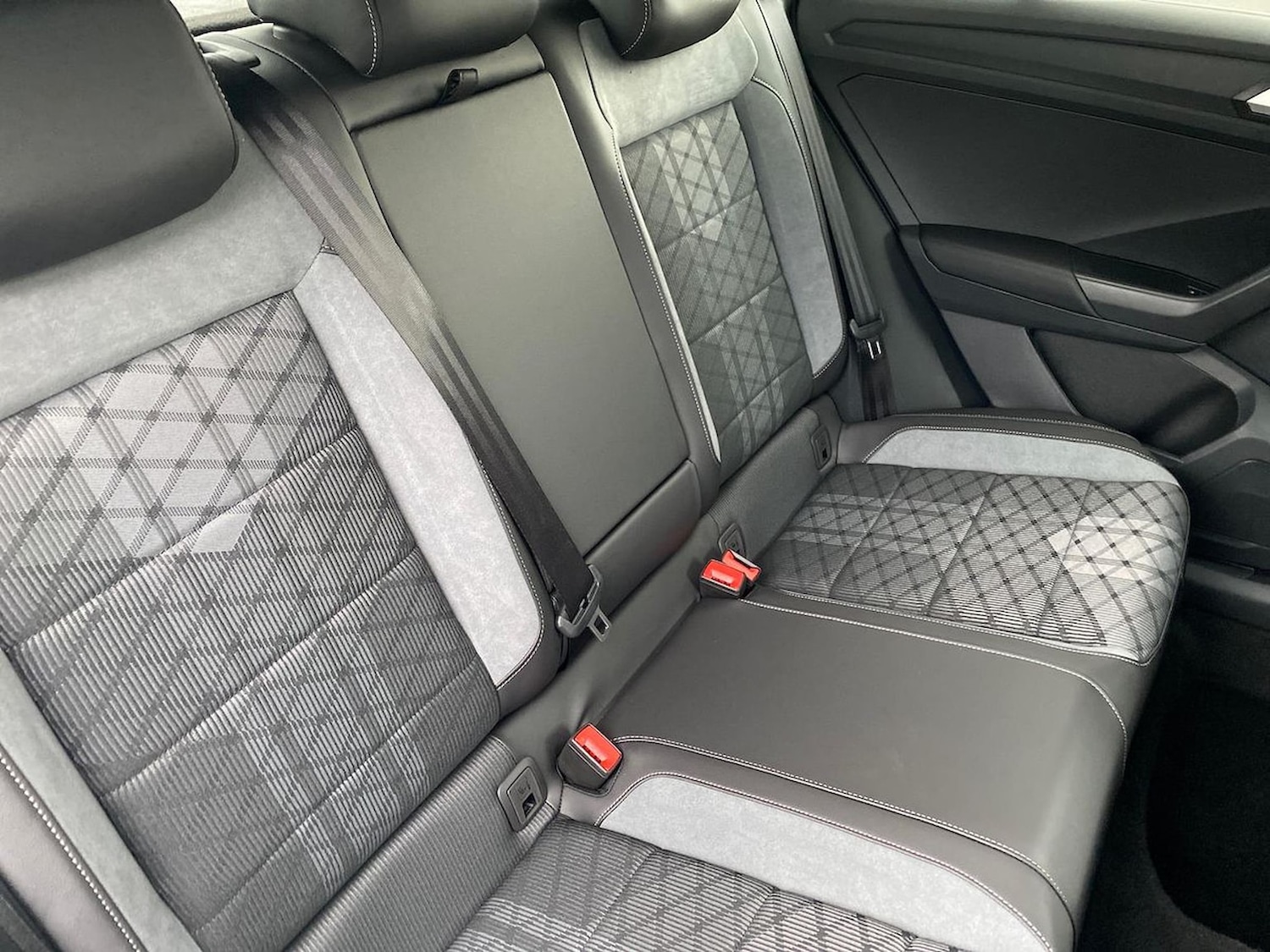 Used Volkswagen T-Roc 2025 for sale - 76492369: Photo 16