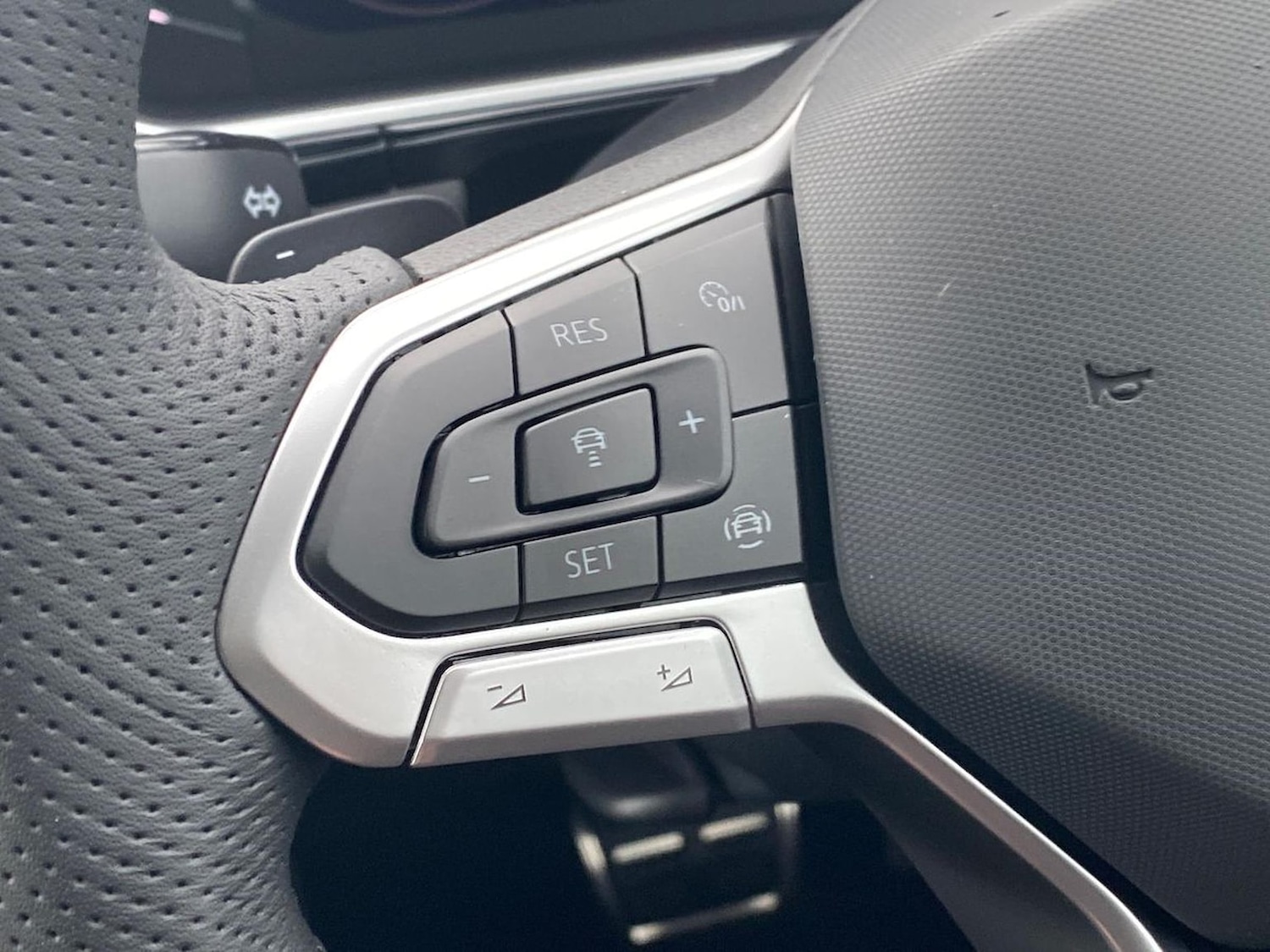 Used Volkswagen T-Roc 2025 for sale - 76492369: Photo 26