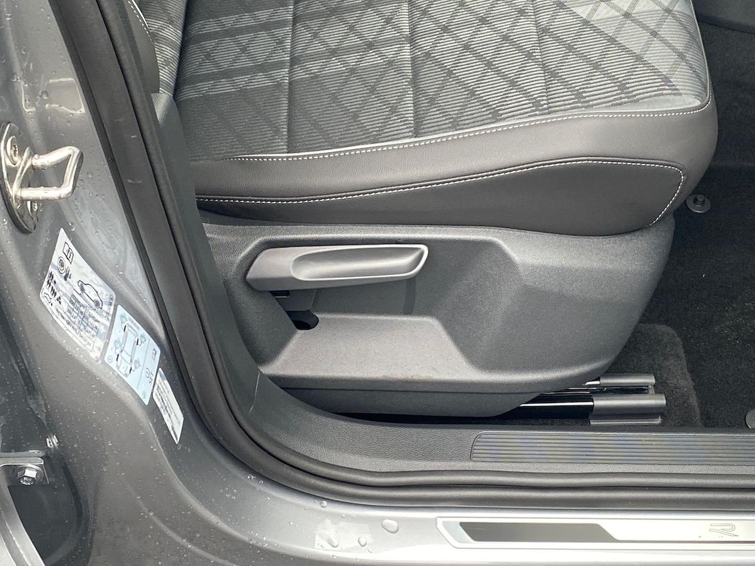 Used Volkswagen T-Roc 2025 for sale - 76492369: Photo 29