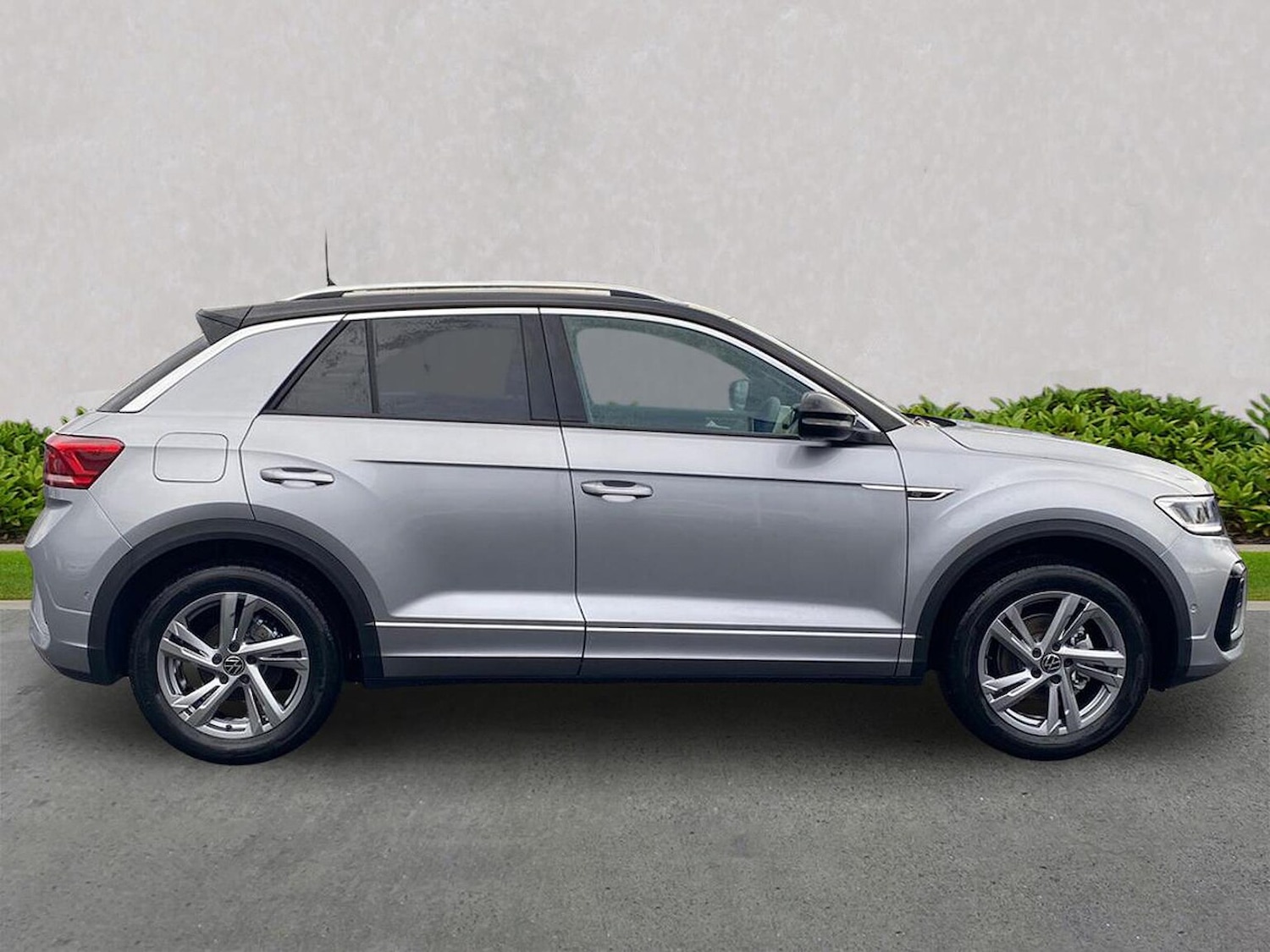 Used Volkswagen T-Roc 2025 for sale - 76492369: Photo 3
