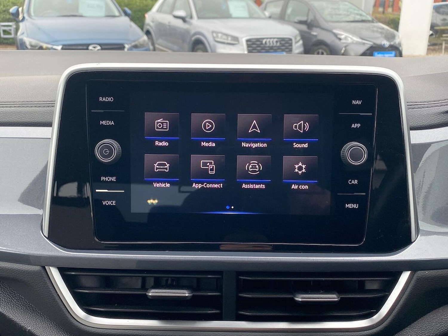 Used Volkswagen T-Roc 2023 for sale - 76536630: Photo 11