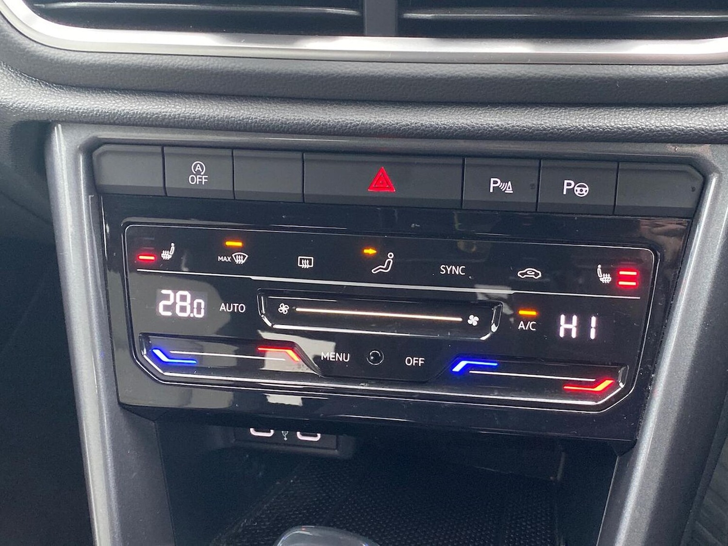 Used Volkswagen T-Roc 2023 for sale - 76536630: Photo 12