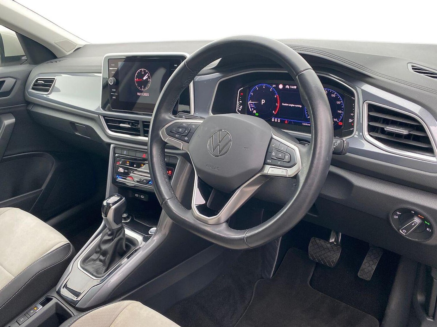 Used Volkswagen T-Roc 2023 for sale - 76536630: Photo 15