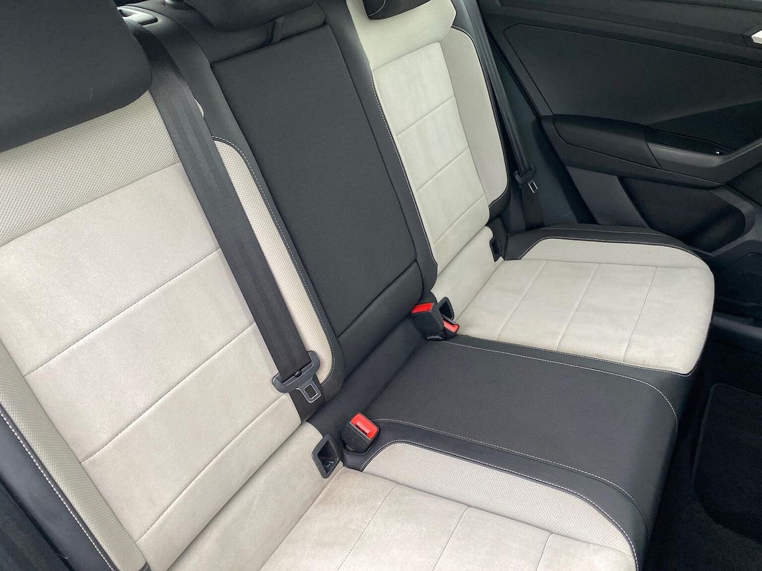 Used Volkswagen T-Roc 2023 for sale - 76536630: Photo 16