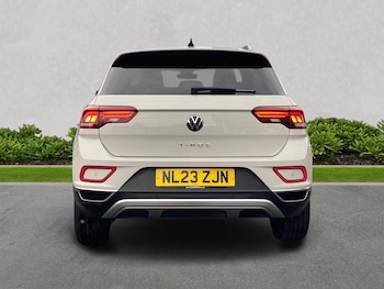 Used Volkswagen T-Roc 2023 for sale - 76536630: Photo