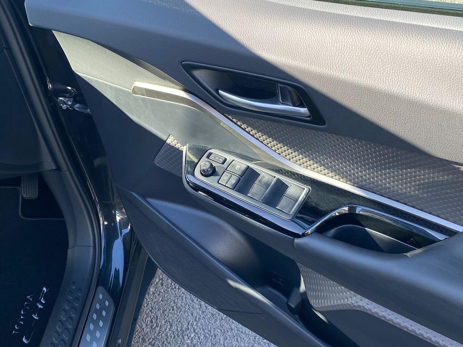 Used Toyota C-HR 2023 for sale - 78144497: Photo 21