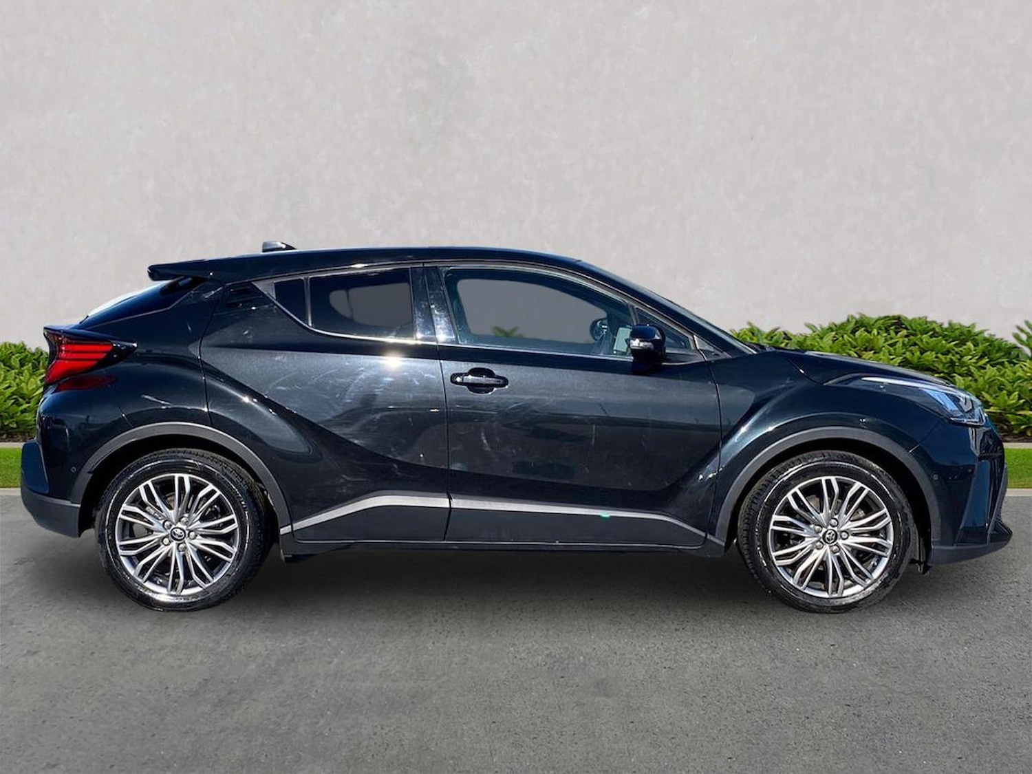 Used Toyota C-HR 2023 for sale - 78144497: Photo 3